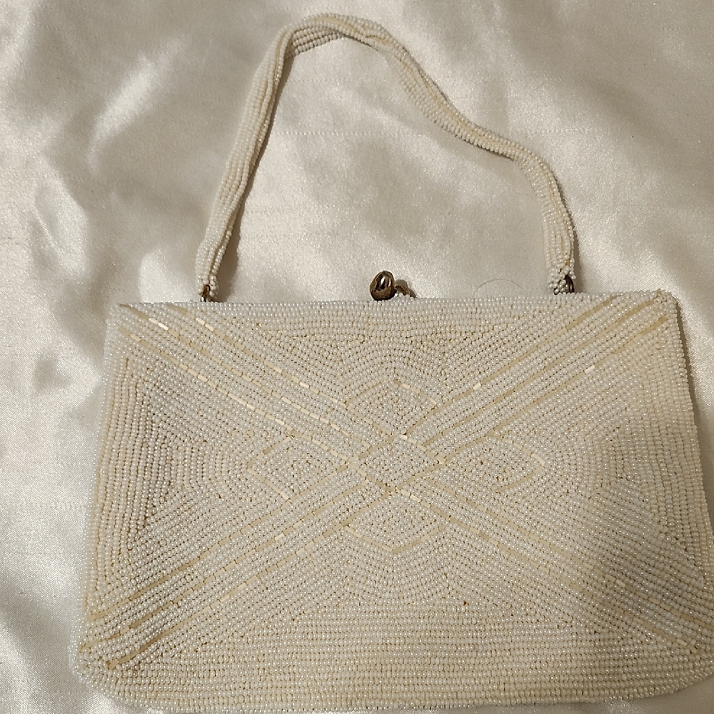 Vinatge Beaded cream bag